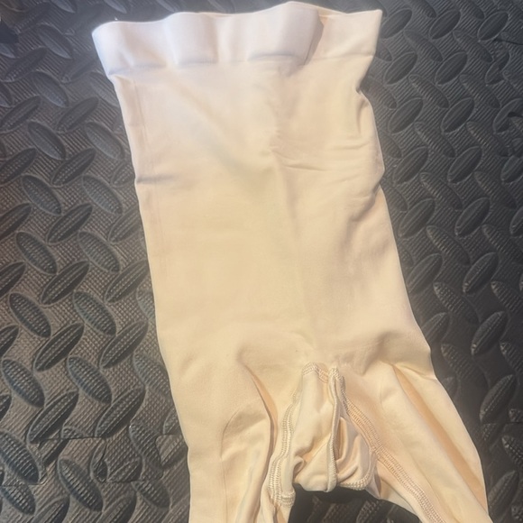 SKIMS • NWT Seamless Sculpt High Waisted Leggings RW1 - Picture 3 of 6